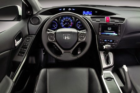 Интерьер Honda Civic Hatchback - 2011